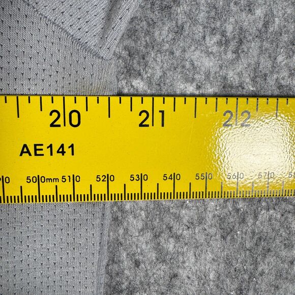 Vuori Shirt Mens Size Medium Gray Viewpoint Short Sleeve T Shirt Run Workout - Picture 3 of 10